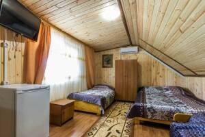 Изображение Изображение: 4-х местный номер с удобствами #22 #1 #13