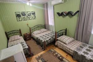 Изображение Изображение: 4-х местный номер с удобствами #9 #1 #10