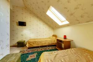 Изображение Изображение: Трехместный номер (мансардный этаж) #1 #6