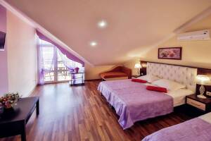 Изображение Изображение: 2-х комн. Люкс с балкон, 4 этаж 5−8 чел #1 #5