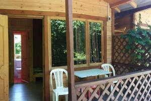 Изображение Изображение: «Деревянный домик» 4-х местный с кухней #1 #2