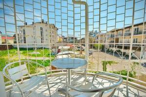 Изображение Изображение: Четырехместный «Люкс» с балконом #1 #2