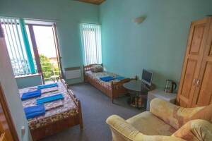 Изображение Изображение: Трехместный номер с удобствами #1 #2