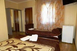 Изображение Изображение: Трёхместный номер с удобствами #1 #2