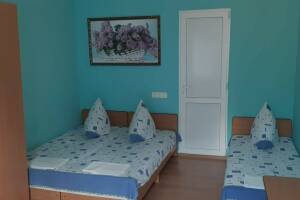 Изображение Изображение: Стандартный трехместный номер с балконом #1 #3