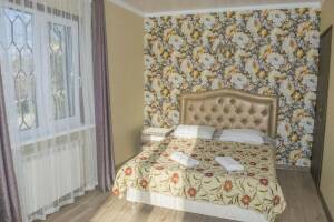 Изображение Изображение: 3-х местный «Люкс» с балконом вид на море #1 #4