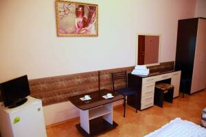 Изображение Изображение: Трехмесный номер категории "Комфорт" #1 #2