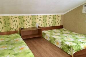 Изображение Изображение: Трехместная комната Зеленая на 3-м этаже #1 #8