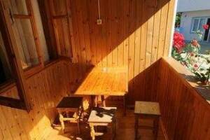 Изображение Изображение: «Эконом» домик с балконом, 2-х, 3-местный #1 #2