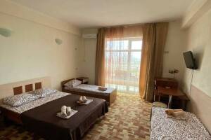 Изображение Изображение: Номер «Комфорт» 4-местный с балконом #1 #9