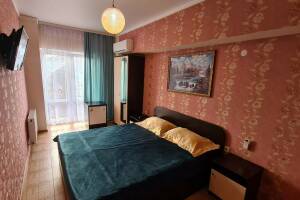 Изображение Изображение: 2-х местный «Люкс» 3-й этаж с видом на море и горы #1 #9