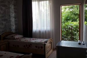 Изображение Изображение: 3-х местный номер с удобствами #1 #9