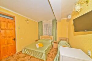 Изображение Изображение: Четырехместный однокомнатный номер #1 #7