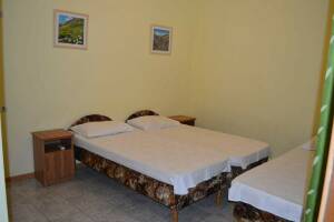 Изображение Изображение: Трехместный номер с удобствами на первом этаже #1 #6