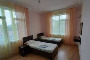 Изображение Изображение: Трехместный «Эконом» #1 #2