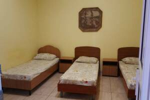 Изображение Изображение: 3-х местный номер без балкона #1 #4