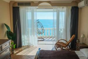 Изображение Изображение: Номер 2 люкс с балконом и видом на море #1 #2