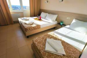 Изображение Изображение: 3 местный полулюкс с балконом и видом на море #1 #10