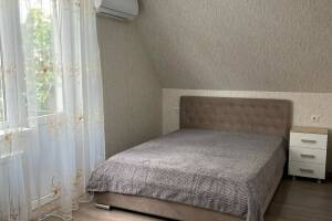 Изображение Изображение: 3-х местный номер с балконом — 2 этаж #1 #9