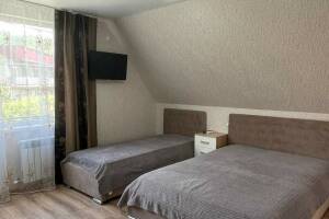 Изображение Изображение: 4-х местный номер с балконом — 2 этаж #1 #10