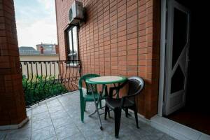 Изображение Изображение: 3-х местный номер с балконом (2) #1 #2