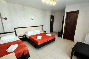 Изображение Изображение: 3-х местный номер с балконом #1 #3