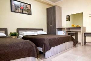 Изображение Изображение: 3-х местный номер «Комфорт» #1 #2