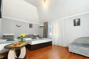 Изображение Изображение: 4-мест «Полулюкс» с балконом #1 #10