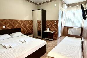 Изображение Изображение: Двухместный номер с дополнительным местом #1 #2