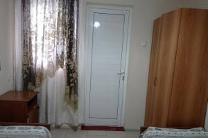 Изображение Изображение: Домик с двумя двухместными номерами и кухней #1 #5