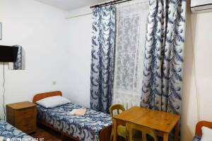 Изображение Изображение: 4-местный стандарт с собственным санузлом на этаже #1 #6