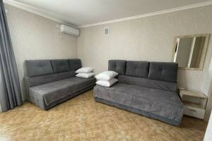 Изображение Изображение: 4-х местный номер с балконом #1 #3