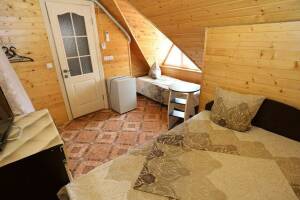 Изображение Изображение: Трехместный «Стандарт» (4-й этаж, № 401 и № 404) #1 #18