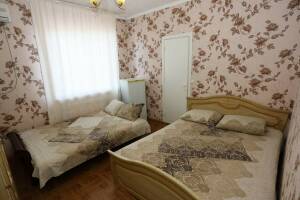 Изображение Изображение: Трехместный «Стандарт» (3-й этаж, № 303) #1 #15