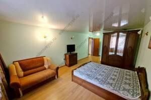 Изображение Изображение: Двухэтажный номер с балконом и видом на море #1 #2