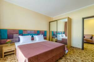 Изображение Изображение: Двухкомнатный номер с видом на море #1 #3