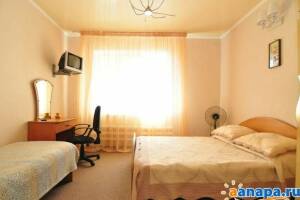 Изображение Изображение: Трехместная комната с удобствами #1 #2