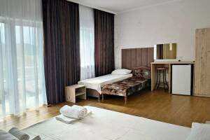 Изображение Изображение: 4-местный с балконом и удобствами #1 #4