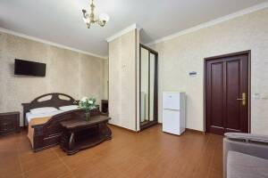 Изображение Изображение: 2-комнатный люкс 6-местный с балконом, к. Палермо #1 #2