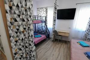 Изображение Изображение: Коттедж на 2−4 гостя #1 #2