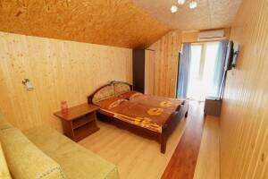 Изображение Изображение: Трёхместный номер с панорамным видом на море № 14 #1 #2