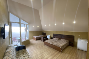 Изображение Изображение: Четырехместный «Стандарт» с балконом #1 #4