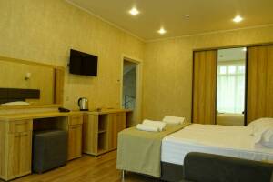 Изображение Изображение: Трёхместный стандарт с балконом 1 этаж #1 #6