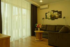 Изображение Изображение: Двухкомнатный люкс с балконом 1 этаж #1 #8