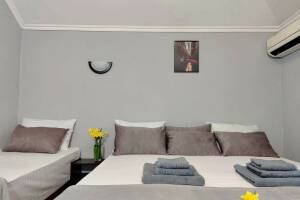 Изображение Изображение: Четырёхместный номер «Полулюкс» с балконом #1 #5