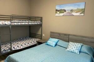 Изображение Изображение: Четырехместный номер с балконом #1 #2