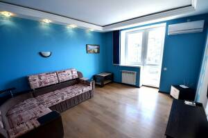 Изображение Изображение: Двухкомнатная квартира 3 этаж #1 #2