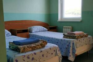 Изображение Изображение: Трёхместный номер «Стандарт» с балконом #1 #2