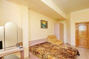 Изображение Изображение: 4-х местный номер с доп. местом (№ 13) #1 #16