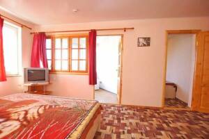 Изображение Изображение: 2-х местный номер с двумя доп. местами (№ 25) #1 #9